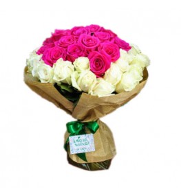 Buchet trandafiri Ciclam cu Alb Marshmallow