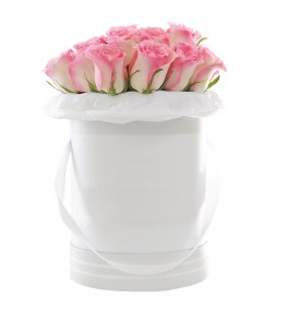 Cutie alba romantica cu superbi trandafiri roz cu alb 