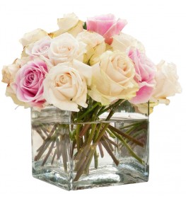 Aranjamente florare de masa cu trandafiri alb si roz